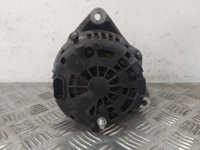 Recambio de alternador para ssangyong kyron 2.0 xdi 4x4 referencia OEM IAM A6641540002  