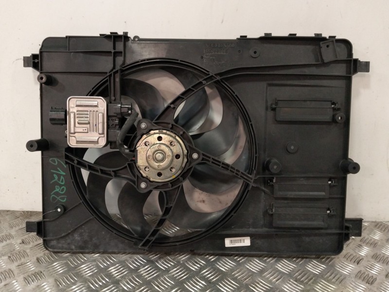 Recambio de electroventilador para volvo v60 i cross country (157) d4 referencia OEM IAM 31686810  