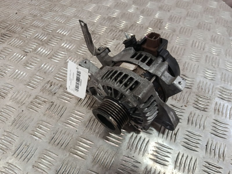 Recambio de alternador para toyota yaris (_p9_) 1.33 vvt-i (nsp90_) referencia OEM IAM TG1042109290  