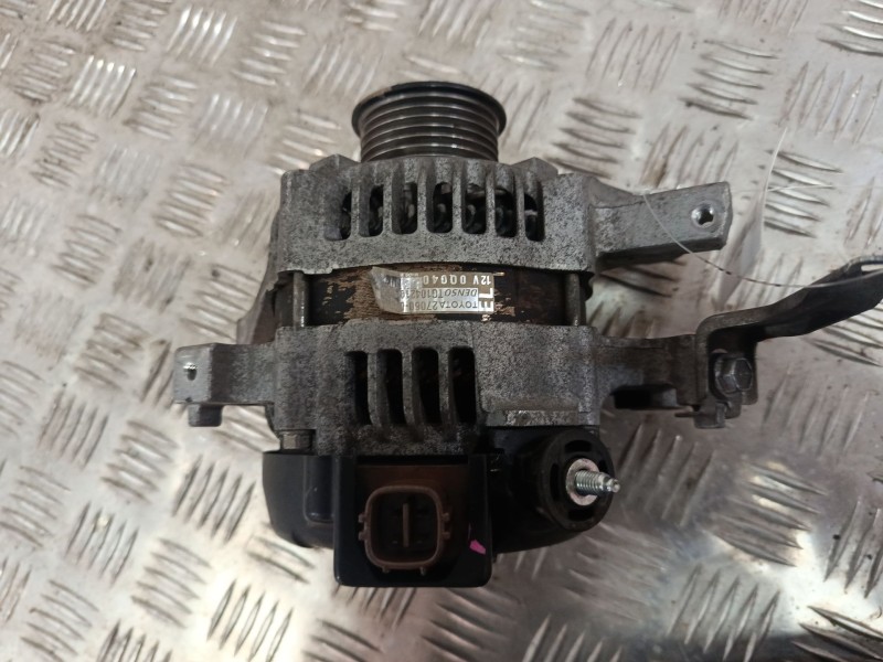 Recambio de alternador para toyota yaris (_p9_) 1.33 vvt-i (nsp90_) referencia OEM IAM TG1042109290  