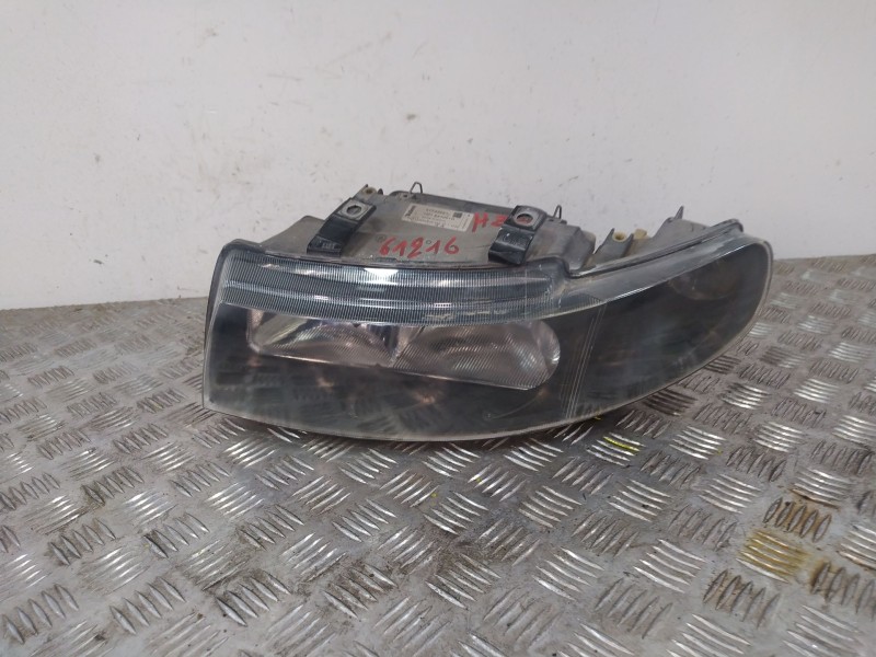 Recambio de faro izquierdo para seat leon (1m1) 1.4 16v referencia OEM IAM 67742691  
