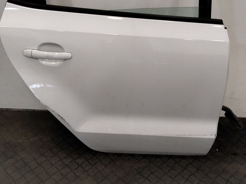 Recambio de puerta trasera derecha para volkswagen polo v (6r1, 6c1) 1.4 tdi referencia OEM IAM 6R4833056J  