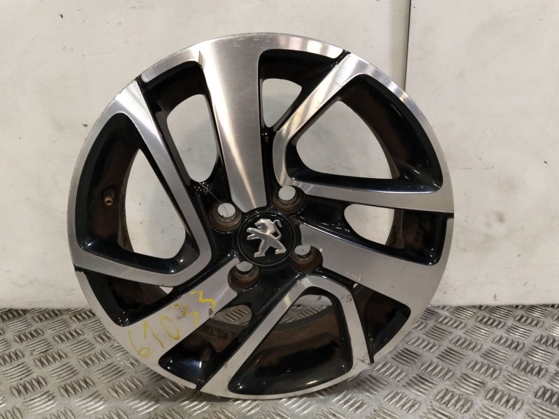 Recambio de llanta para peugeot 108 1.2 referencia OEM IAM B000908277  
