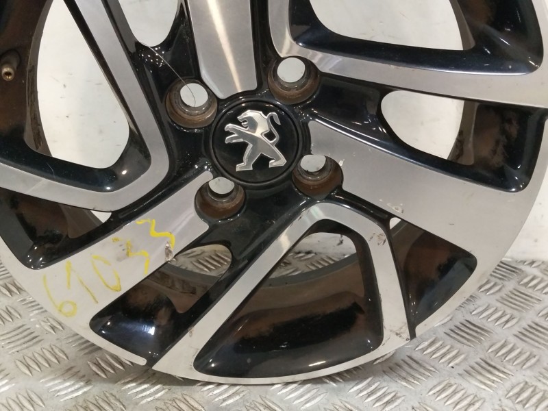 Recambio de llanta para peugeot 108 1.2 referencia OEM IAM B000908277  