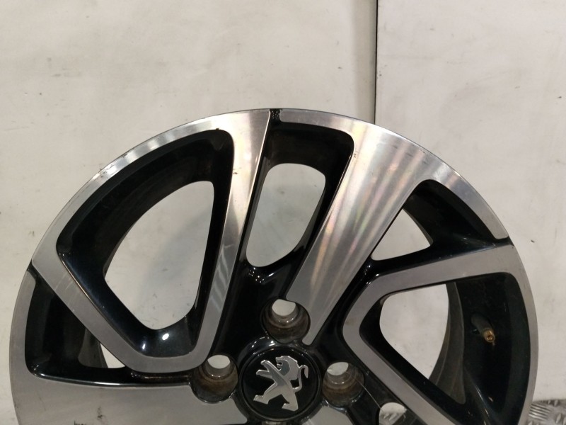 Recambio de llanta para peugeot 108 1.2 referencia OEM IAM B000908277  