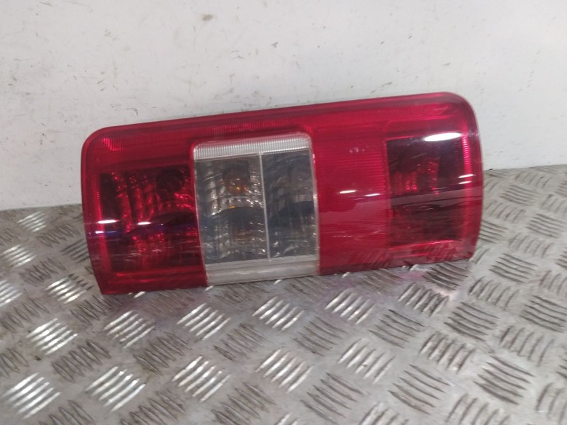 Recambio de piloto trasero derecho para ford tourneo connect 1.8 tdci referencia OEM IAM 9T1613404AD  