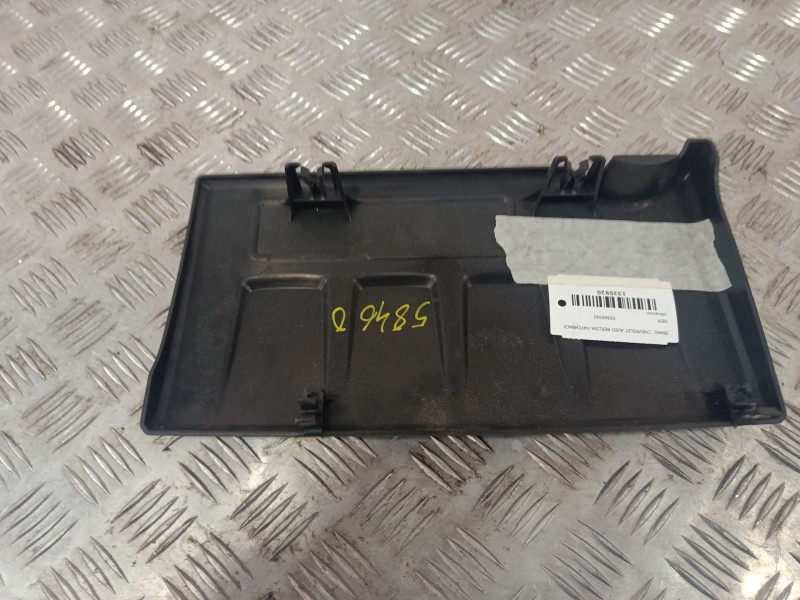 Recambio de tapa motor para chevrolet aveo berlina hatchback referencia OEM IAM 55568393 55561431 