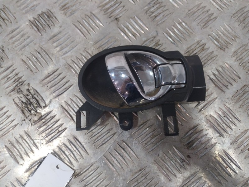 Recambio de maneta interior delantera izquierda para nissan juke (f15) referencia OEM IAM 80671BA61A  