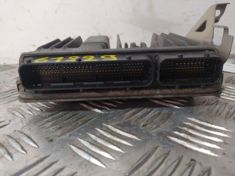 Recambio de centralita motor uce para toyota auris (_e18_) 1.2 (nre185_) referencia OEM IAM MB2756005533  
