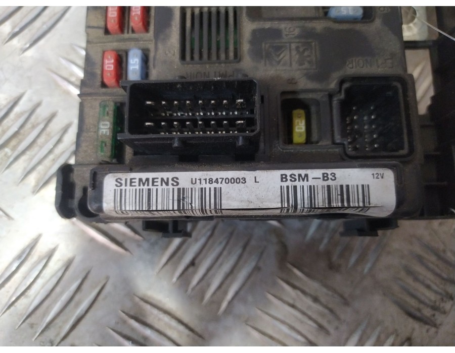 Recambio de caja reles / fusibles para peugeot partner monospace (5_, g_) 1.6 hdi 90 referencia OEM IAM 965061848000  