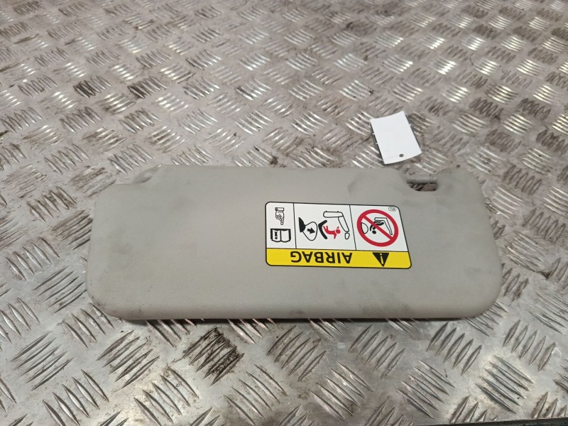 Recambio de parasol derecho para toyota auris (_e18_) 1.2 (nre185_) referencia OEM IAM 7431002K80B0  