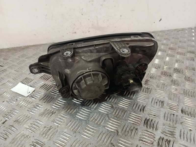 Recambio de faro derecho para hyundai santa fé i (sm) 2.7 v6 4x4 referencia OEM IAM 9210226025  