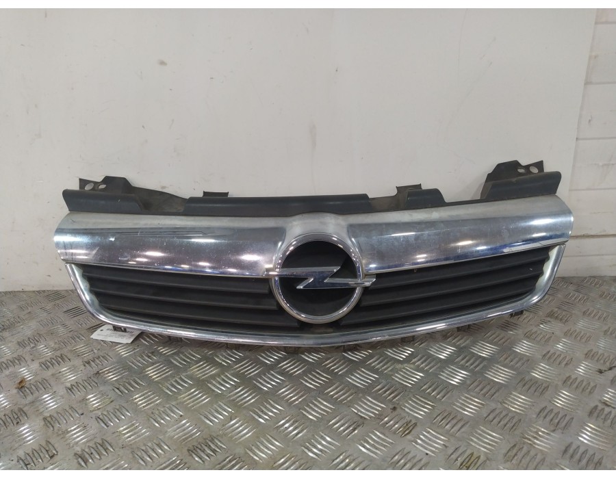 Recambio de rejilla delantera para opel zafira / zafira family b (a05) 1.9 cdti (m75) referencia OEM IAM 13136136  