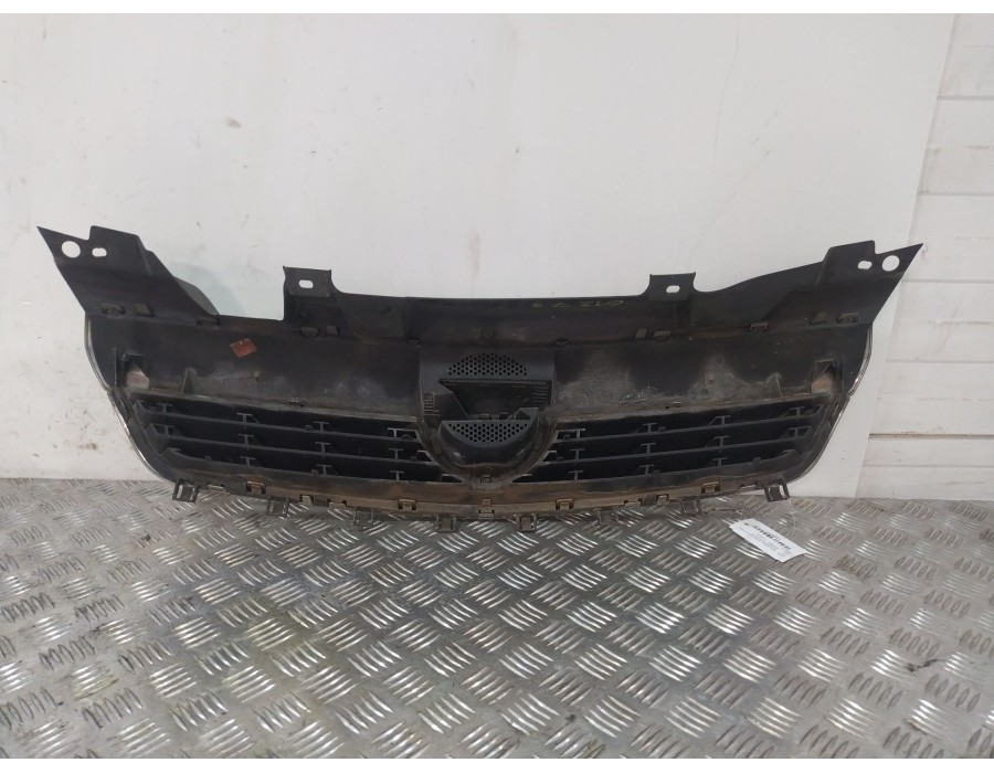 Recambio de rejilla delantera para opel zafira / zafira family b (a05) 1.9 cdti (m75) referencia OEM IAM 13136136  