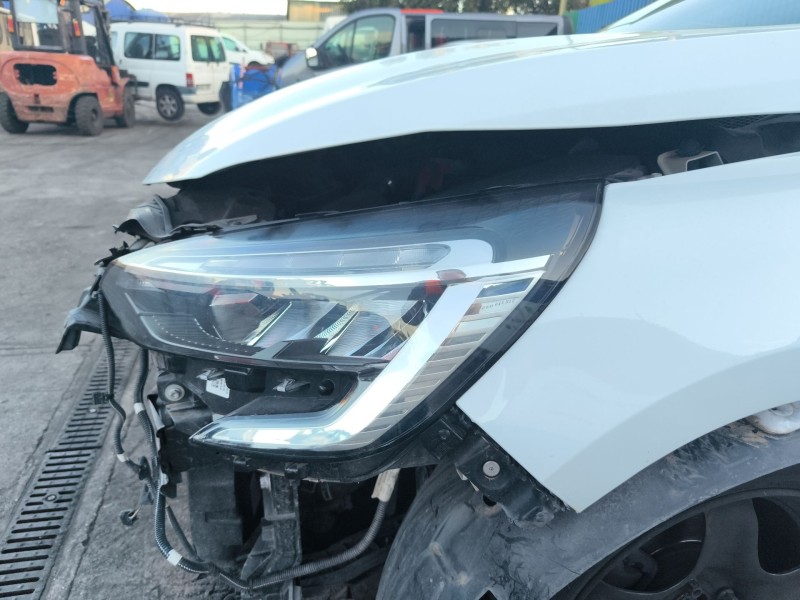 Recambio de faro derecho para renault clio v (b7_) 1.0 tce 100 (b7mt) referencia OEM IAM 260100902R  