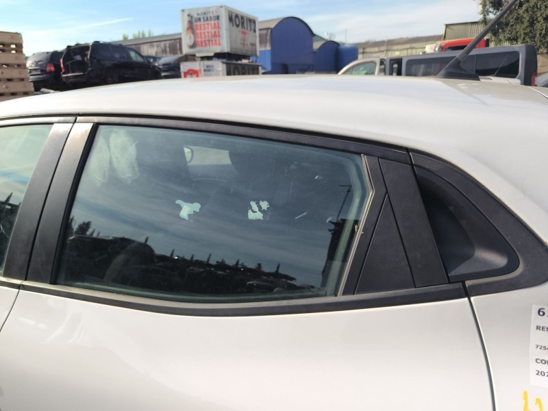 Recambio de luna trasera izquierda para renault clio v (b7_) 1.0 tce 100 (b7mt) referencia OEM IAM 823017736R  