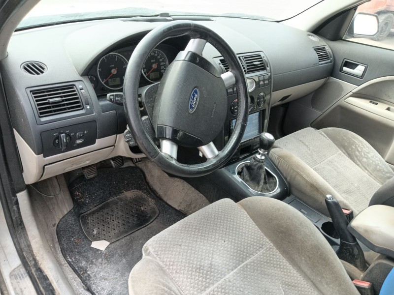 ford mondeo iii sedán (b4y) del año 2001
