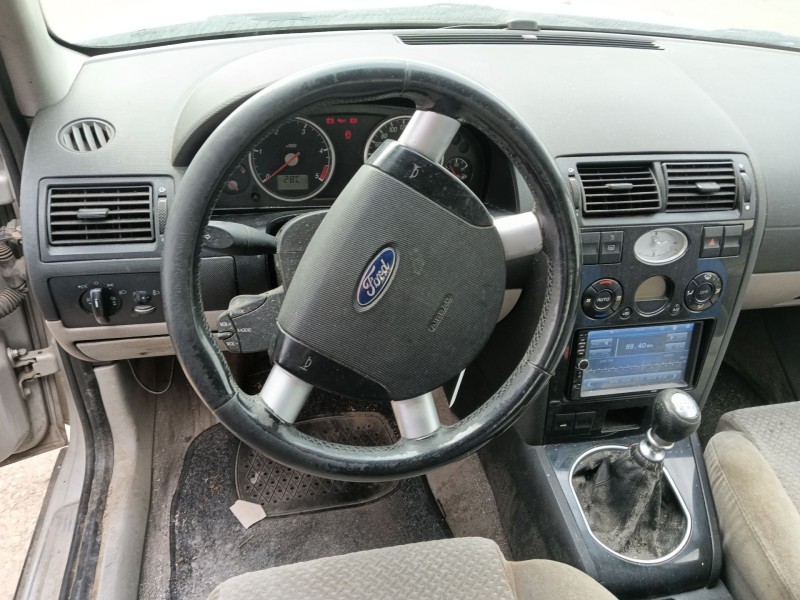 ford mondeo iii sedán (b4y) del año 2001