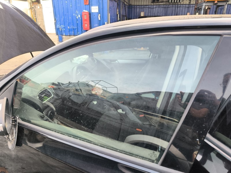 Recambio de luna delantera izquierda para volkswagen golf vi (5k1) 1.6 tdi referencia OEM IAM 5K4845201B  