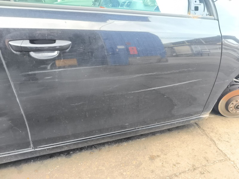 Recambio de puerta delantera derecha para volkswagen golf vi (5k1) 1.6 tdi referencia OEM IAM 5K4831056H  