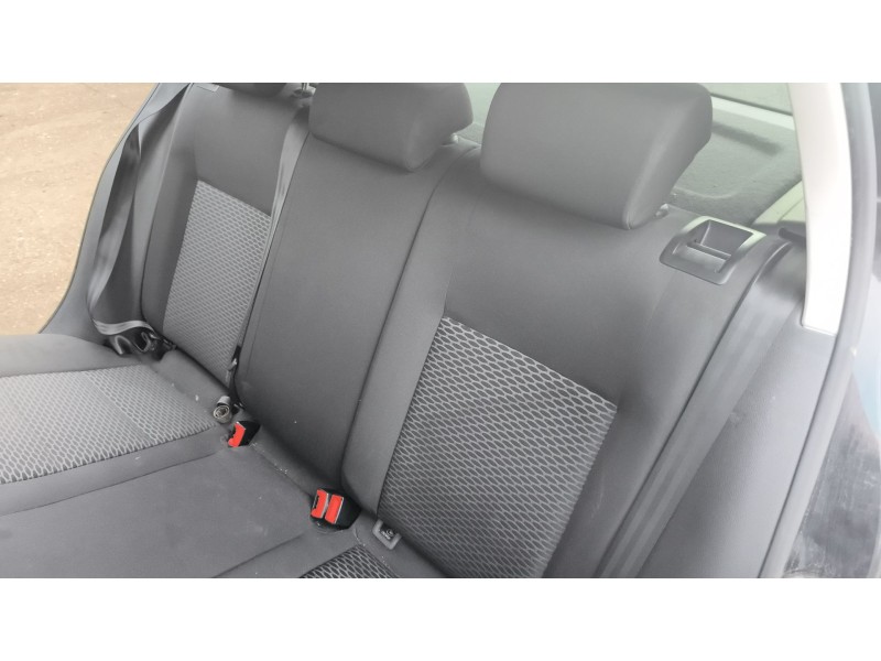 Recambio de cinturon seguridad trasero central para volkswagen golf vi (5k1) 1.6 tdi referencia OEM IAM 5K0857807BRAA  