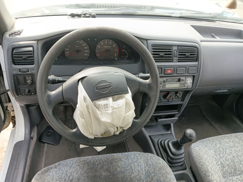 nissan almera i hatchback (n15) del año 2000