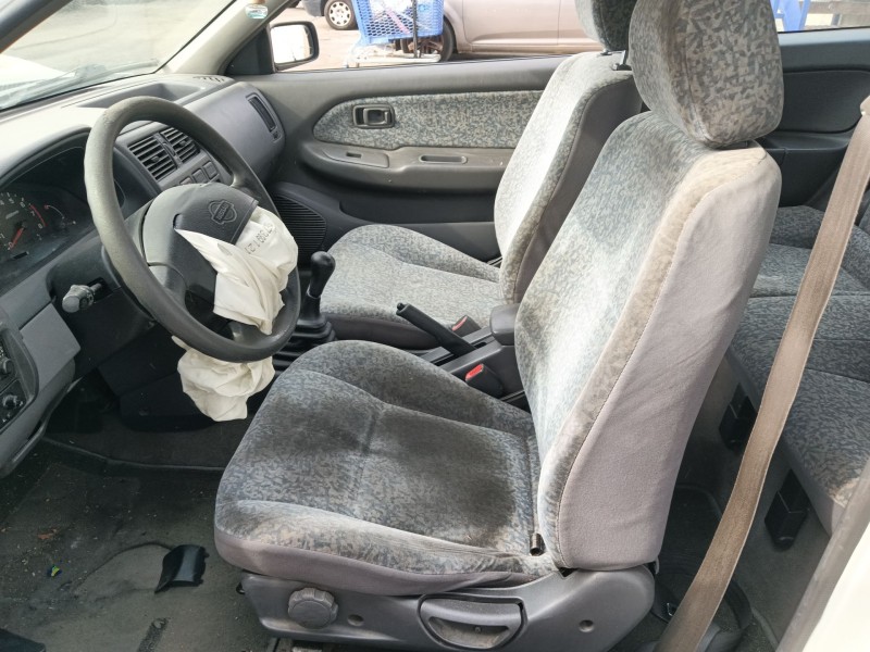nissan almera i hatchback (n15) del año 2000