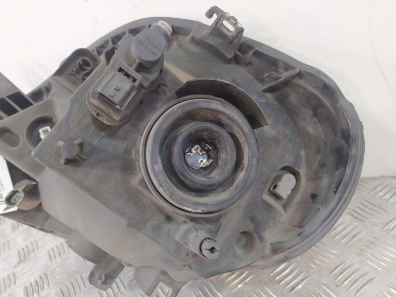 Recambio de faro derecho para opel vivaro a furgoneta (x83) 2.0 cdti (f7) referencia OEM IAM 8200701356  