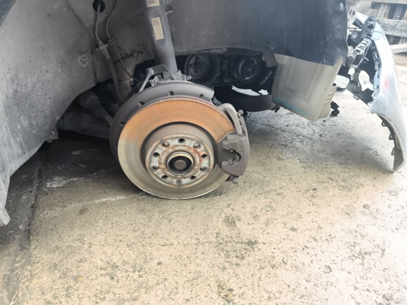 Recambio de mangueta delantera derecha para volkswagen golf vi (5k1) 1.6 tdi referencia OEM IAM 1K0407256T  