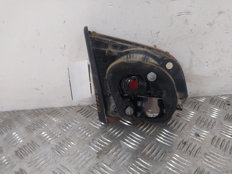 Recambio de piloto trasero derecho interior para volkswagen golf vi (5k1) 1.6 tdi referencia OEM IAM 5K0945108  
