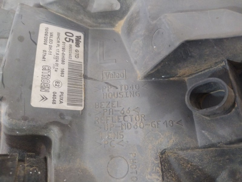 Recambio de faro izquierdo para citroën c1 referencia OEM IAM 89032402  
