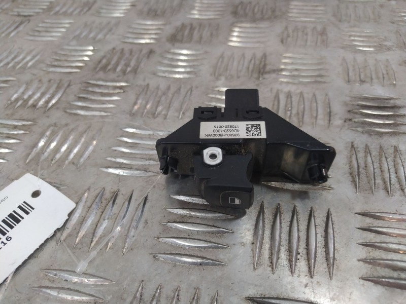 Recambio de mando elevalunas trasero izquierdo para kia stonic (yb) 1.0 t-gdi referencia OEM IAM 4D65201000  