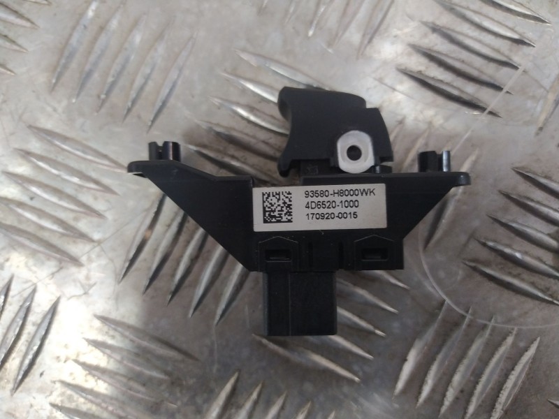 Recambio de mando elevalunas trasero izquierdo para kia stonic (yb) 1.0 t-gdi referencia OEM IAM 4D65201000  
