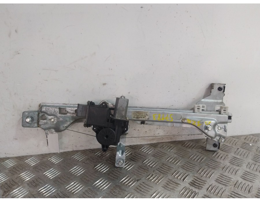 Recambio de elevalunas delantero izquierdo para peugeot 3008 1.6 hdi fap cat (9hz / dv6ted4) referencia OEM IAM 9682808780  