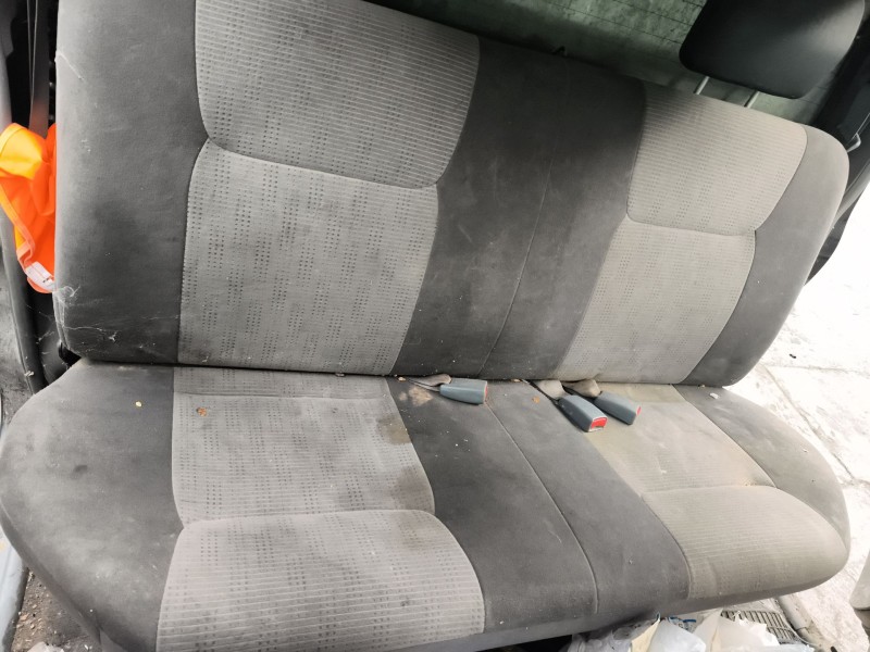 Recambio de asientos traseros para nissan pick up (d22) 2.5 dci 4wd referencia OEM IAM 87320VK810  