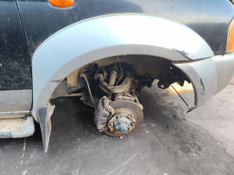 Recambio de aletin delantero derecho para nissan pick up (d22) 2.5 dci 4wd referencia OEM IAM   
