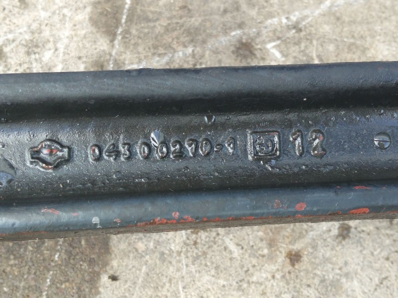 Recambio de puente delantero para nissan atleon 120 tk110.35 tk56.35/4 referencia OEM IAM 043002701  