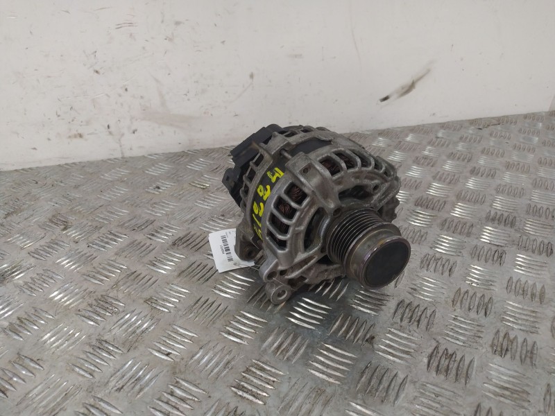 Recambio de alternador para volkswagen polo v (6r1, 6c1) 1.4 tdi referencia OEM IAM 04B903023D 04B903023DX 