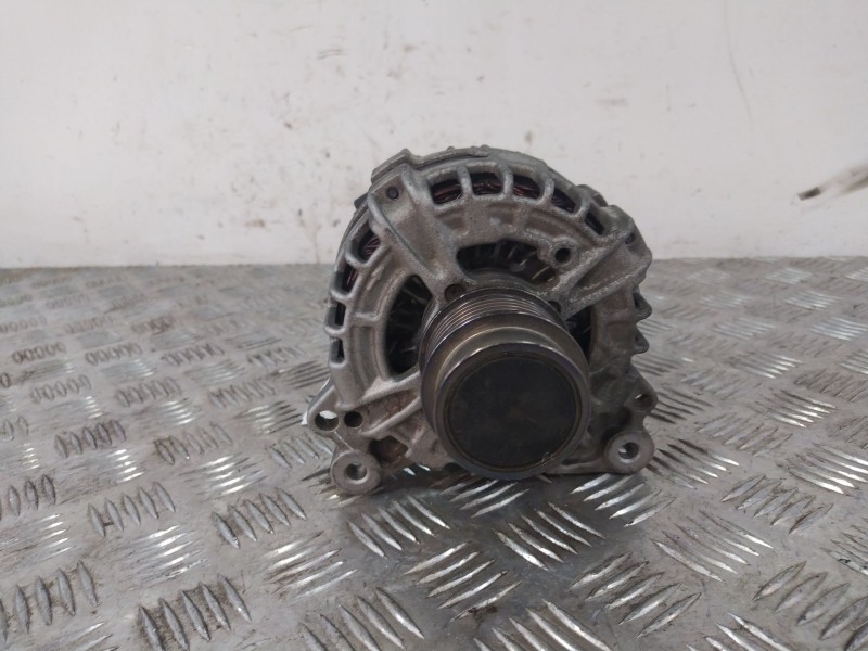 Recambio de alternador para volkswagen polo v (6r1, 6c1) 1.4 tdi referencia OEM IAM 04B903023D 04B903023DX 