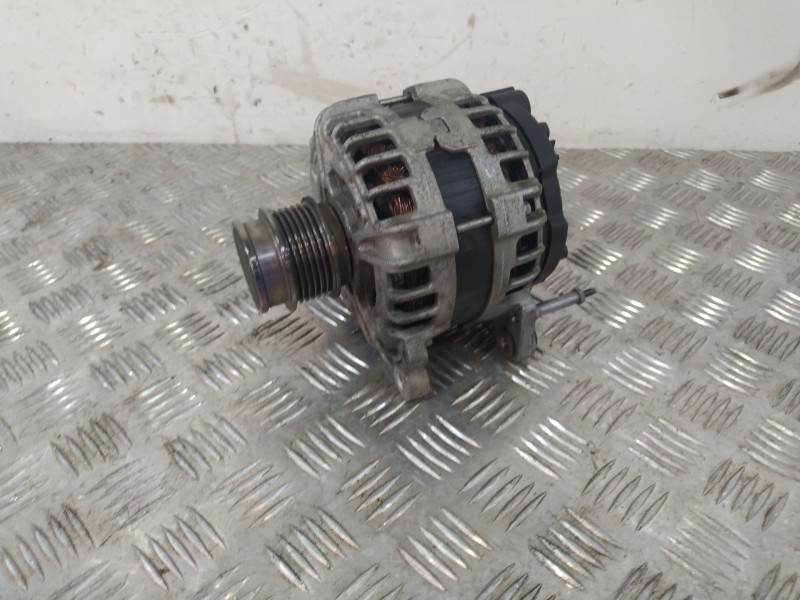 Recambio de alternador para volkswagen polo v (6r1, 6c1) 1.4 tdi referencia OEM IAM 04B903023D 04B903023DX 