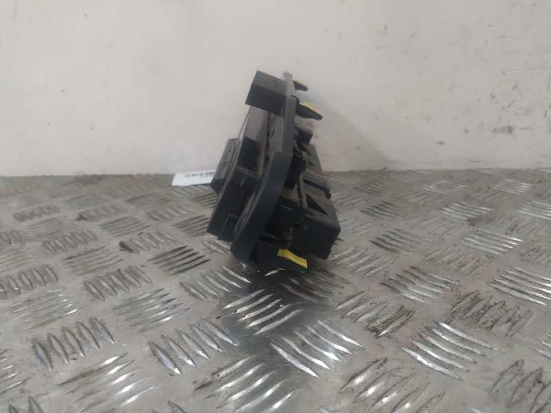 Recambio de mando climatizador para toyota auris (_e18_) 1.2 (nre185_) referencia OEM IAM 5546802030  