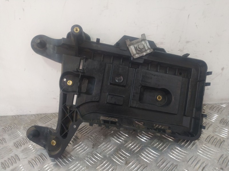 Recambio de soporte bateria para volkswagen golf vi (5k1) 1.6 tdi referencia OEM IAM 1K0915333  
