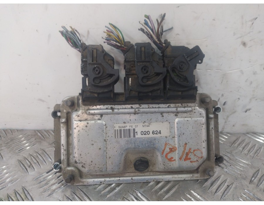 Recambio de centralita motor uce para peugeot 106 ii (1a_, 1c_) 1.1 i referencia OEM IAM 0261206246  