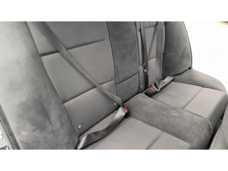 Recambio de enganche cinturon trasero izquierdo para bmw 3 (e90) 320 d referencia OEM IAM 72117211595  