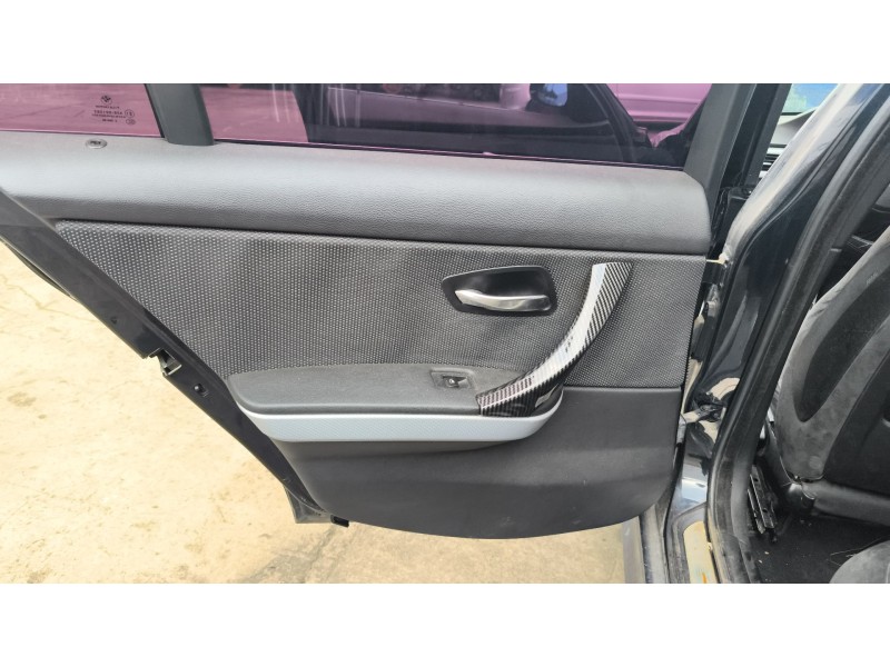 Recambio de guarnecido puerta trasera izquierda para bmw 3 (e90) 320 d referencia OEM IAM 51429152359  