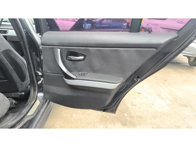 Recambio de guarnecido puerta trasera derecha para bmw 3 (e90) 320 d referencia OEM IAM 51429152360  