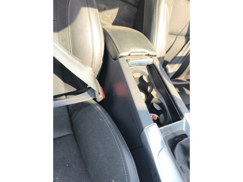 Recambio de enganche cinturon delantero derecho para volvo v60 i cross country (157) d4 referencia OEM IAM 8623453  