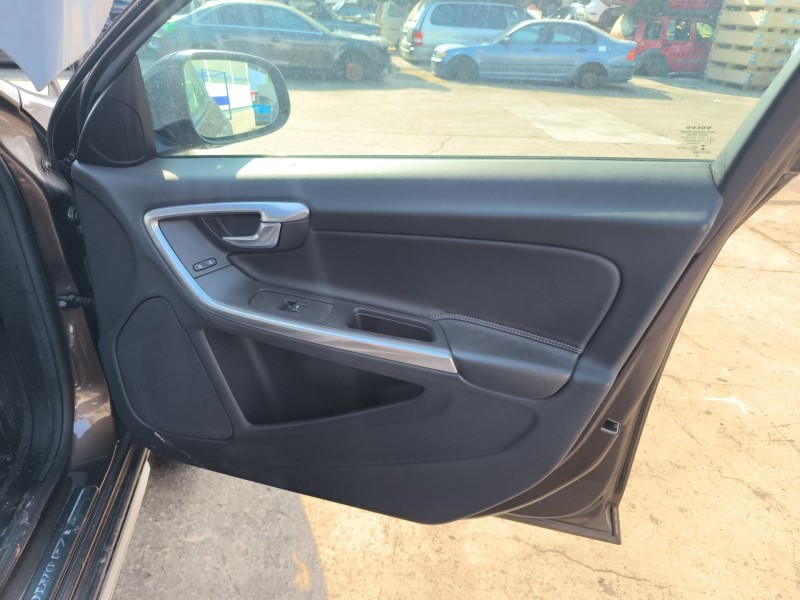 Recambio de guarnecido puerta delantera derecha para volvo v60 i cross country (157) d4 referencia OEM IAM 8635860RH  