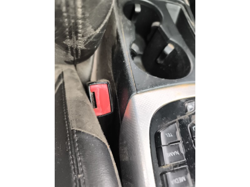 Recambio de enganche cinturon delantero derecho para audi a4 b8 (8k2) 2.7 tdi referencia OEM IAM 8K0857755D  
