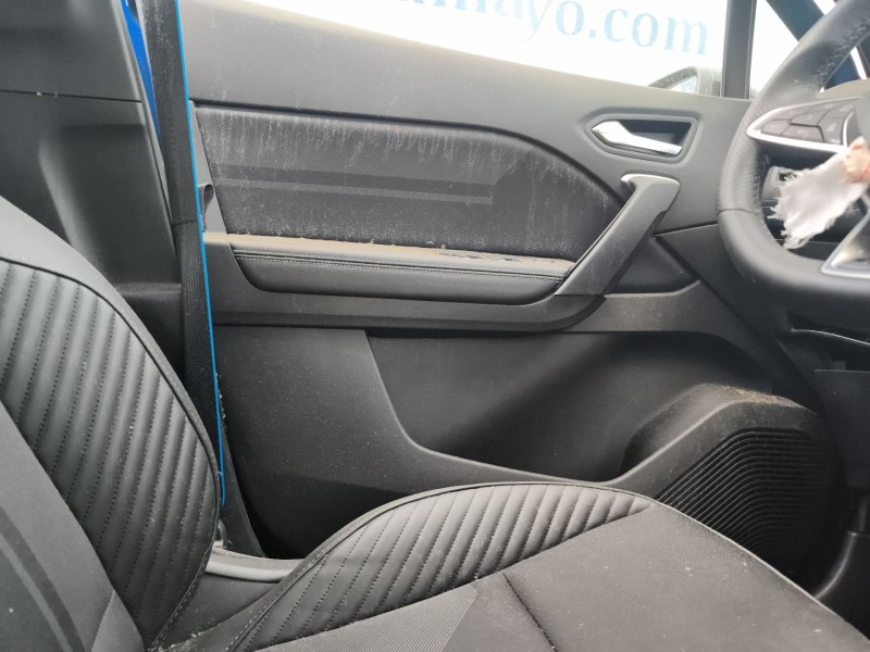 Recambio de guarnecido puerta delantera izquierda para renault captur ii (hf_) tce 160 (hfn1) referencia OEM IAM 809010122R  